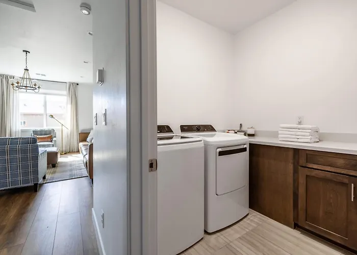 Luxury 4-br Retreat Hot Tub Ac Holiday home Flagstaff