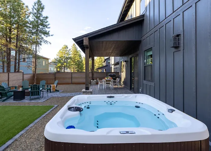 Luxury 4-br Retreat Hot Tub Ac