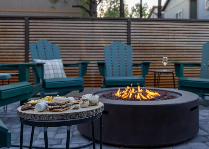 Luxury 4-br Retreat Hot Tub Ac Holiday home *