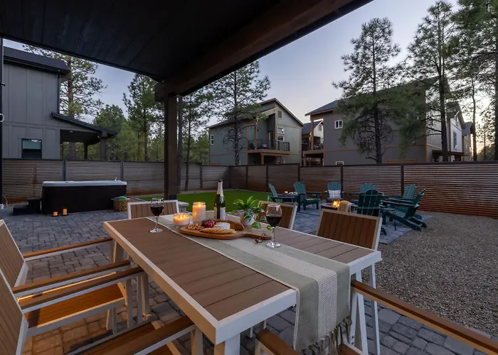 Holiday home Luxury 4-br Retreat Hot Tub Ac