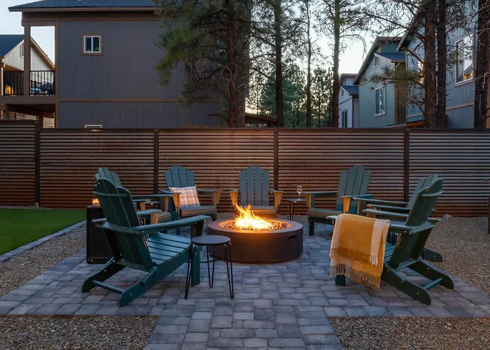 Luxury 4-br Retreat Hot Tub Ac Holiday home